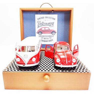 Imagem de Miniatura decorativa com Kombi 1962 Volkswagen Classical Bus e Fusca 1