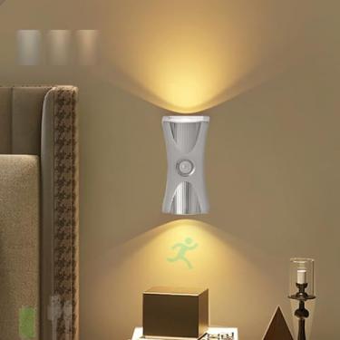 Imagem de GZZBMY Luminária de parede LED operada por bateria com sensor de movimento, lâmpada recarregável por USB, arandela magnética tricolor regulável com 3 modos de iluminação (automático/desligado/ligado