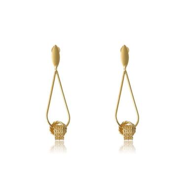 Imagem de Brinco Médio Gota Vazada Com Bola Trabalhada Enlaçada Folheado