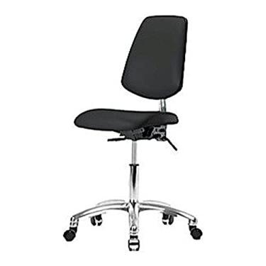 Imagem de Thomas 1163U16 Cadeira de vinil para sala limpa com encosto médio, base cromada, com inclinação, braços ajustáveis, rodízios cromados, preta