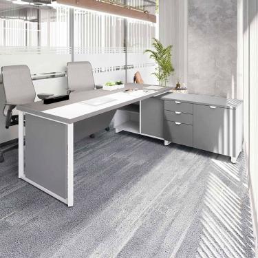 Imagem de Mesa de Escritório Diretor em L 180cm com Armário Lateral e Caixa de Tomadas Corporate Cinza Sagrado / Branco