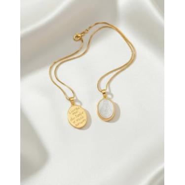 Imagem de Guymy Semijoias Escapulário Nossa Senhora Aparecida, Folheado a Ouro 18K, Madrepérola, com Oração, Hipoalergênico, Fabricado no Brasil