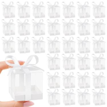 Imagem de Hxezoc Pacote com 50 caixas de lembrancinhas, 5 x 5 x 5 cm, transparentes com fitas brancas, mini caixas de presente de plástico para casamento, festa de aniversário, chá de bebê, suprimentos de