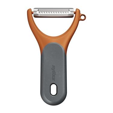 Imagem de Zyliss Julienne Y Peeler – Lâmina de aço inoxidável ultra-afiada para cenouras, abobrinha e batatas – Punho ergonômico de palha de trigo – Cortador de olho embutido e capa de segurança – Seguro para