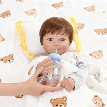 Imagem de Bebê Reborn Menino de Silicone Corpo de Algodão Boneca Reborn Realista 60cm com Acessórios Roupas Cinza