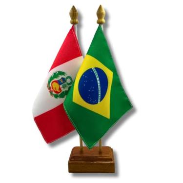 Imagem de Bandeira de Mesa Elegance Brasil e Peru, Dupla Face, Base em Madeira, 19x13cm, Tecido Oxford, Decorativa, Escritório e Eventos