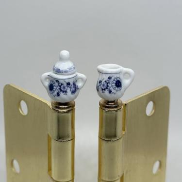 Imagem de Conjunto de xícara de chá com cabeça de dobradiça, café, topo decorativo de dobradiça, decoração de porta de estatueta magnética em miniatura, decoração de casa peculiar, presente de micro amante