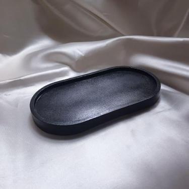 Imagem de Kit Bandeja Decorativa Oval Granilite Marmorizada Multiuso Porta Jóias Velas e Acessórios Bandeja Organizadora em Concreto Impermeável para Banheiro e Escritório (Black)