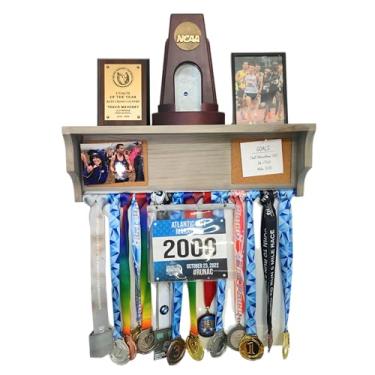 Imagem de Exibição de medalha tudo-em-1 – prateleira de troféu de 58,4 cm, gancho babador, placa, imagem, foto de corrida e medalhas de cordão. Design de ranhura patenteado (rústico)