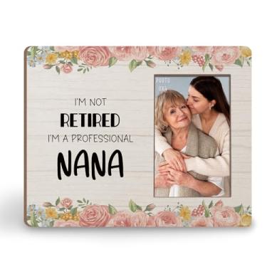 Imagem de KU-DaYi Porta-retratos femininos para aposentadoria 20 x 25 cm, presentes de avó, aniversário do dia das mães do neto, neto, sou uma avó profissional, para parede e mesa, para fotos de 10 x 15 cm