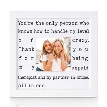 Imagem de THYGIFTREE Porta-retrato engraçado de melhor amiga para mulheres, lembrança de amizade sentimental, presente de aniversário e Natal para sua parceira não remunerada no crime
