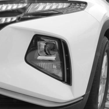 Imagem de Amzcar Capa de acabamento da moldura da lâmpada de neblina do para-choque dianteiro estilo exterior compatível com acessórios Hyundai Tucson 2022-2024 (padrão de fibra de carbono)