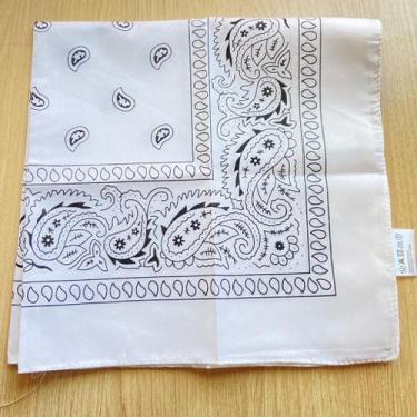 Imagem de Bandana Colorida com Estampa de Arabescos  55x55 cm - Pistache Acessór