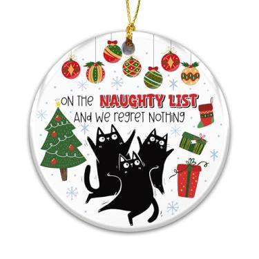 Imagem de Enfeites de Natal de gato preto engraçado 2025 – Ornamento de Natal de cerâmica "On The Naughty List and We Regret Nothing" – Presente fofo para amantes de gatos, decoração de árvore de Natal para