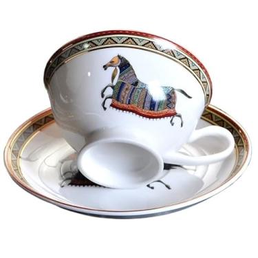 Imagem de Xícara de chá de leite 250 ml britânica nova porcelana branca casal vintage amor osso de cavalo China conjunto de xícara de café e pires de cozinha xícara de chá