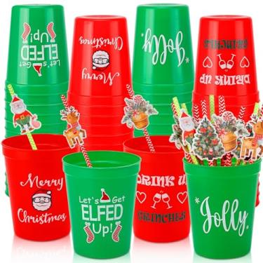 Imagem de Ainibar Copos de festa de plástico de Natal - Conjunto de 24 copos de estádio vermelhos e verdes de 473 ml e 24 canudos descartáveis de papel, 4 designs de trocadilhos festivos, perfeitos para
