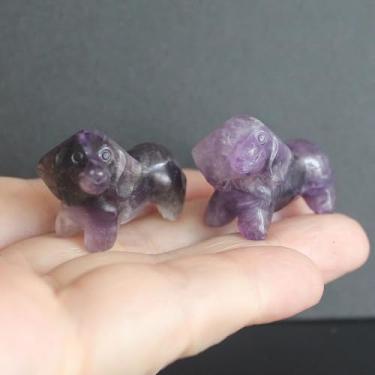 Imagem de HLbshi Estatueta de dachshund de cristal esculpida à mão mini pedra preciosa cachorro filhote animal estátua desktop escultura ornamento escritório decoração de casa presente (metista)