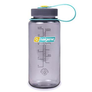 Imagem de Nalgene Garrafa de água Sustain Tritan livre de BPA feita com material derivado de 50% de resíduos de plástico (usando equilíbrio de massa certificado ISCC), 473 ml, boca larga, berinjela