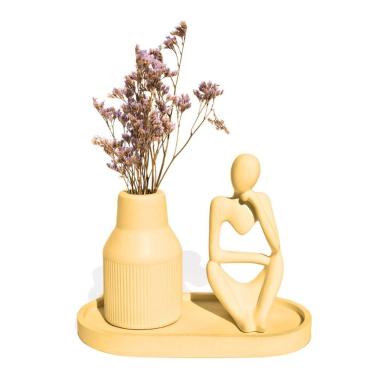 Imagem de Kit 3 Peças Decoração Estátua Pensadora Garrafa Tubo Listrada E Bandeja Amarelo