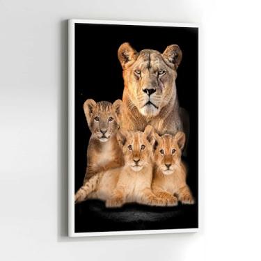 Imagem de Quadro Leoa 3 Filhotes Leões com Moldura Decorativo 90x60 Sala de jantar Quarto Decoração Vertical Parede