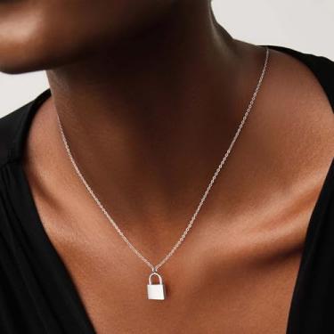 Imagem de Colar delicado com cadeado banhado a prata, Medium, Latão, Sem Pedra Preciosa