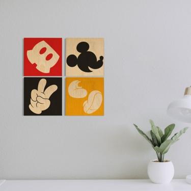 Imagem de Kit com 4 Quadros Mickey Mouse Tpc para Decoração com Impressão UV em Madeira Compensado Naval
