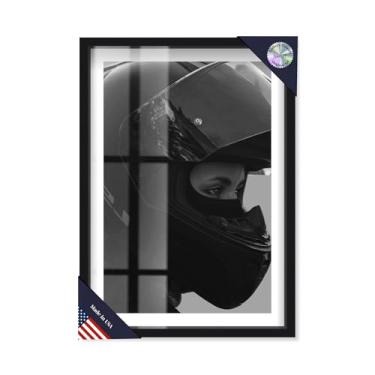 Imagem de Eyes on the finish line II Shadowbox Print Sports Framed Prints by Notoriart, moldura preta, 40 x 61 cm