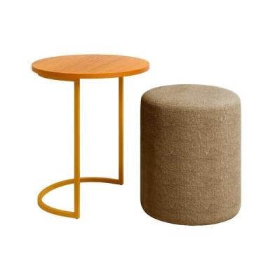 Imagem de Puff Redondo com Mesinha de Apoio, Design Moderno, Tecido Boucle Marrom, Estrutura Ferro Dourado, Tampo MDF Freijó.