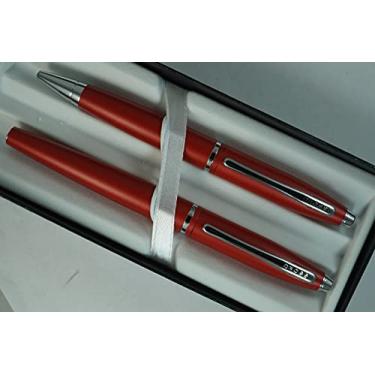 Imagem de Cross Matte Deep Red com, compromissos cromados polidos e Cross Signature Mid Band Calaise Selectip Black Gel Ink Rollerball e conjunto de caneta esferográfica. Um ótimo presente para qualquer pessoa