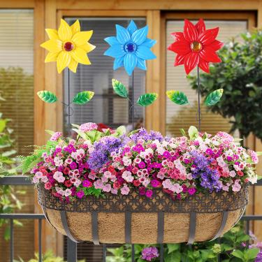 Imagem de Meatl Flower Garden Stake Tricolor Outdoor Glow in Dark Plant Pick Water Proof Metal Flower Stick Decor for Lawn Yard Patio, 3 PCS