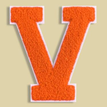 Imagem de QianSiLi Adesivos de letras universitárias de chenille laranja de 11 cm, letras grandes para jaquetas Letterman, moletons com capuz, mochilas, coletes, roupas, adesivos individuais de letra V