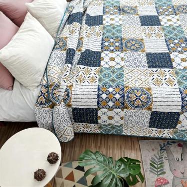 Imagem de Colcha de algodão acolchoada, estilo campestre, com forro antiderrapante, ideal para cama quente. Cor: Azul Marinho. Dimensões: 230x250cm.