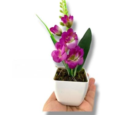 Imagem de Kit com 10 ou 20 Mini Arranjos de Flores Artificiais – Lembrancinhas para Casamento, Aniversário e Decoração com Vaso Acrílico Preto ou Branco(20 UN LILAS,VASOS PRETOS)