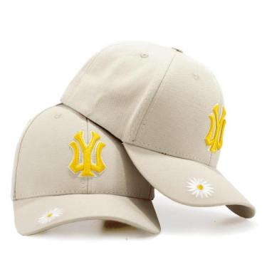 Imagem de Boné Feminino Snapback Floral Com Bordado de Flor Delicado e Estiloso 