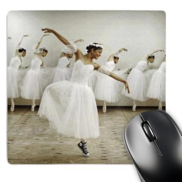 Imagem de 3dRose LLC Happy Ballet Dancer with a Romantic Dress Yet Wearing Converse Snickers Pattern Mouse Pad (mp_10015_1)