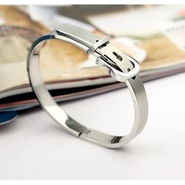 Imagem de Linda Pulseira Feminina Modelo Cinto  Prateada Aço  - Euro Importados