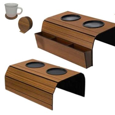 Imagem de Kit 2 esteiras para braço de sofá com porta copos e porta controle remoto MDF ajustável cor tabaco(1 esteira com porta controle, 1 esteira sem porta controle e 4 porta copos)