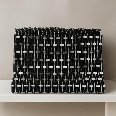 Imagem de Manta Para Sofá Gigante Luxo KING Manta Decorativa Premium 100% Algodão – Capa Protetora e Decorativa para Sofá Cama ou Sala (M.tijolinho PRETO COM BRANCO)