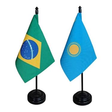 Imagem de Bandeiras de Mesa Brasil e Cazaquistão, 26cm Altura, 18x11cm, Multicolorido, Oxford, Base Plástica, para Escritório e Eventos