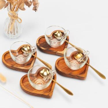 Imagem de Xicara cafe com pires e colher de coração para mesa posta