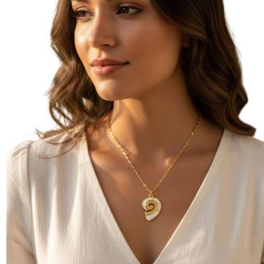 Imagem de Colar Dourado com Pingente de Concha Estilizada Festa Luxo