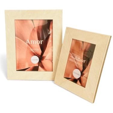 Imagem de Kit 2 Porta-Retratos de Bancada ou Parede Clean Premium CASAMILU Leather Off White Prateado – Tamanhos 10x15 e 15x20 cm – Inspiração Couro Estilo Clean e Elegante para Decoração de Sala, Quarto e Escritório