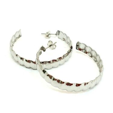 Imagem de Brinco Folheado a Rhodium Argola com Ondas - SUGGESTIONE