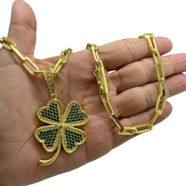 Imagem de Cordão 7Mm Cadeado Alongado+ Pingente Trevo - Banhado A Ouro