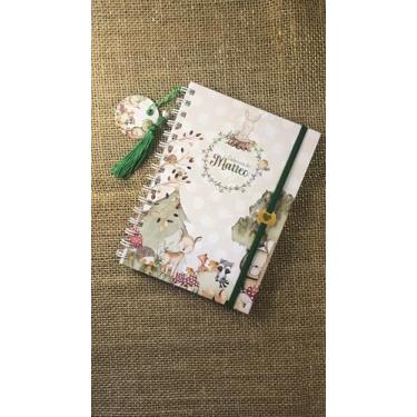 Imagem de Caderneta de Saúde Infantil Personalizada, Tema Doce Bosque, Capa Holográfica, A5, com Chaveiro e Pingente