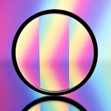 Imagem de Prism Lens FX Filtro FX Prisma Linear Sutil | Rosca Circular de 77 mm | Cria 3 Replicações de Assuntos com Diferentes Refrações e FX em Distâncias Focais Variáveis! | Totalmente Rotativo