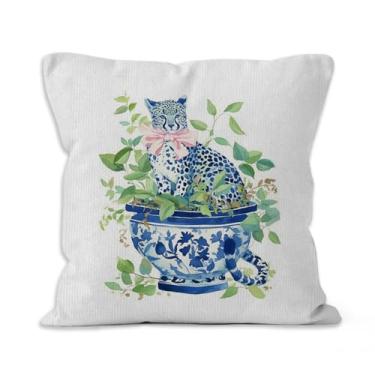 Imagem de VRW Capas de almofada azul chinoiserie leopardo 45,7 x 45,7 cm, fronhas decorativas de chita de porcelana azul e branca para casa, sala de estar, fronhas de guepardo, capa de travesseiro com detalhe