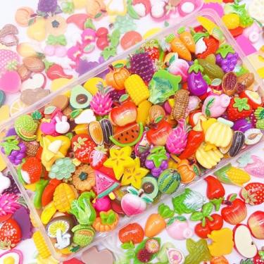 Imagem de JINDUODUO 100 peças de pingentes de geleca de resina flatback, amuletos fofos kawaii a granel para artesanato DIY, scrapbook (multicolorido)