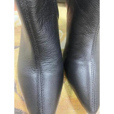 Imagem de Bota feminina via uno  em couro  na cor preta  par unico numero 36, Pr