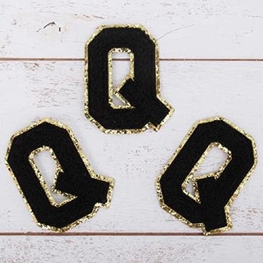 Imagem de Pacote com 3 adesivos de chenille ferro sobre purpurina, letras "Q" - Tecido de chenille preto com acabamento dourado - Costurar ou passar - 5,5 cm de altura